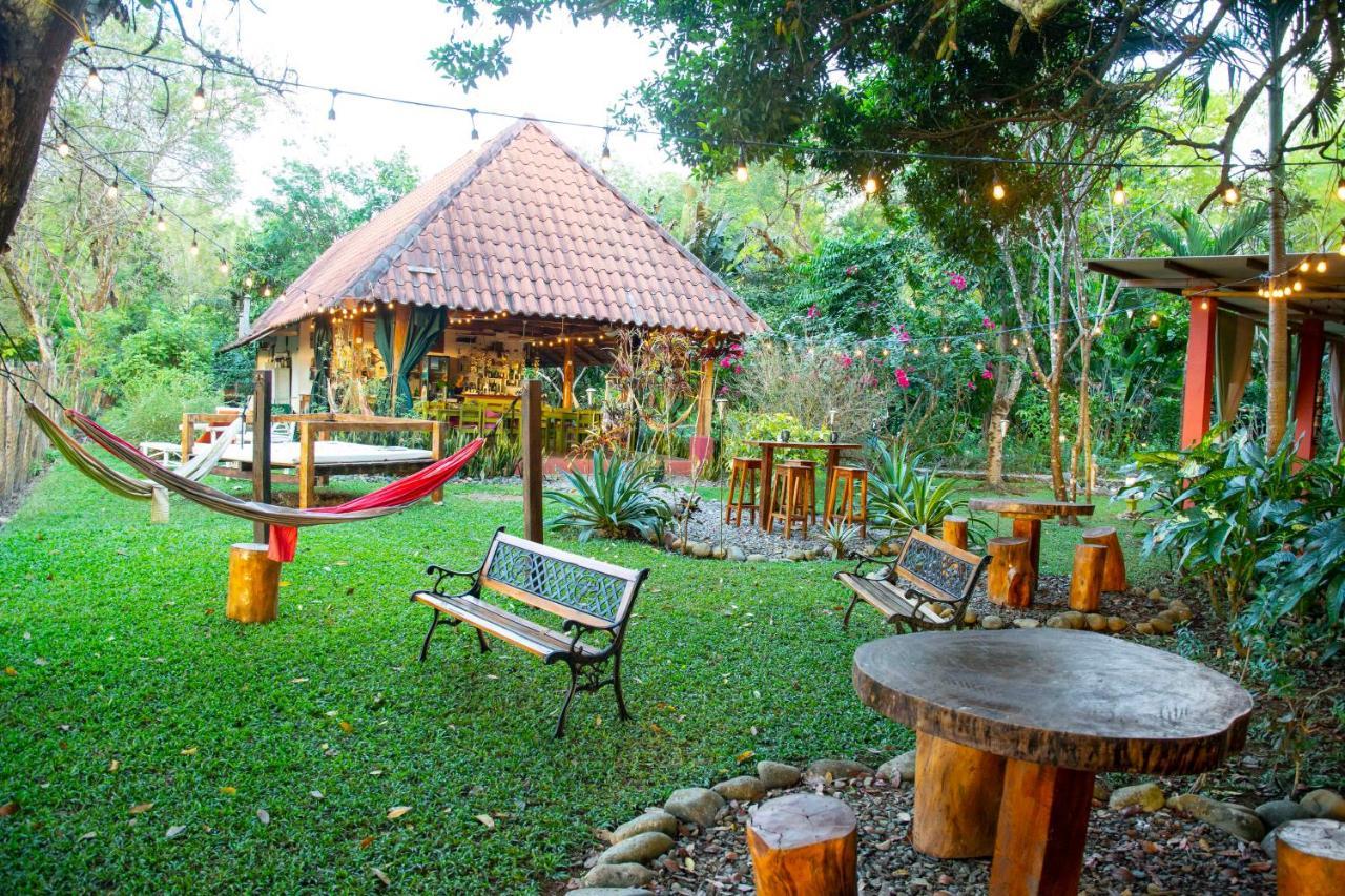 Naturalmente Boutique Bungalows Y Cocina Mediterranea Las Lajas  Exterior photo